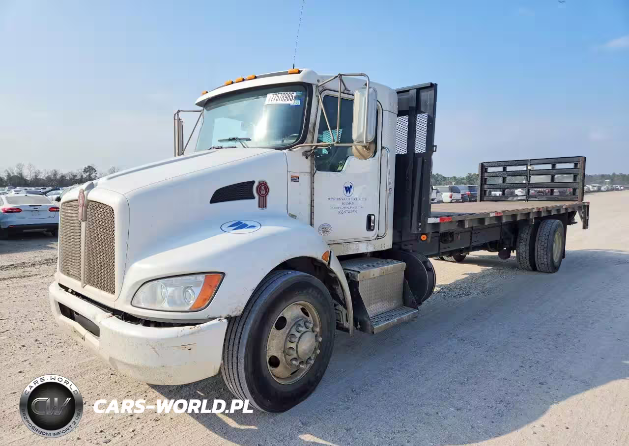 2020 Kenworth T270 Flatbed Truck