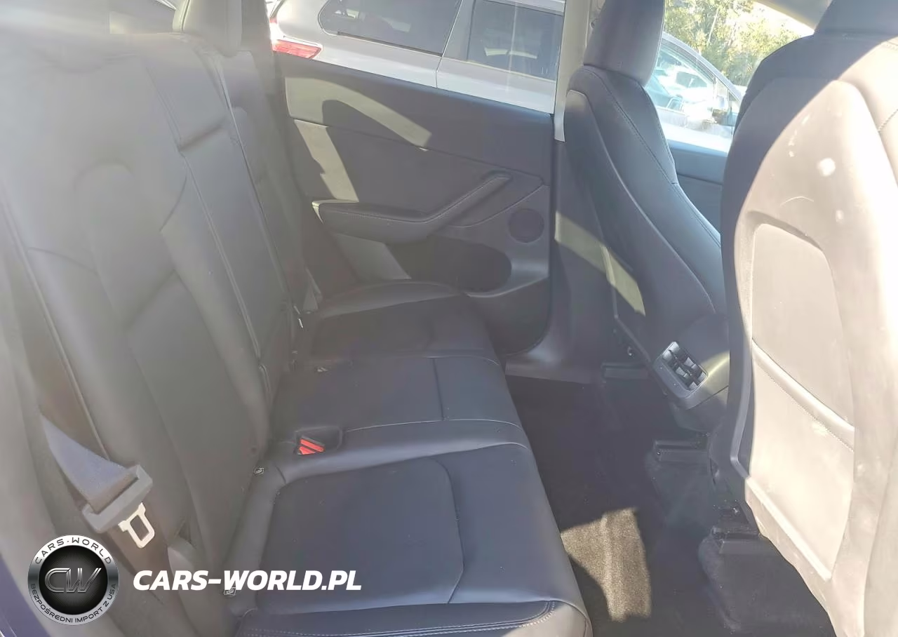 2023 Tesla Model Y VIN:7SAYGDEE6PF872238 - 10
