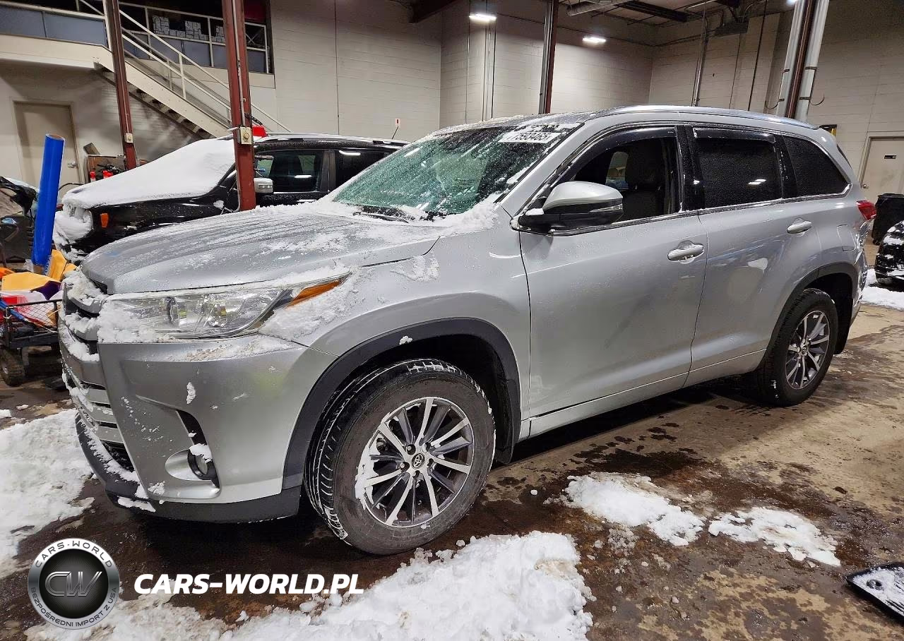 2017 Toyota Highlander Se