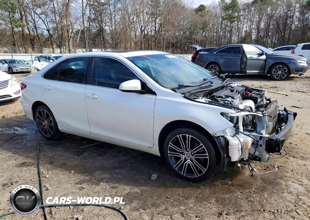 2016 Toyota Camry Le VIN:4T1BF1FK7GU159571 - 4