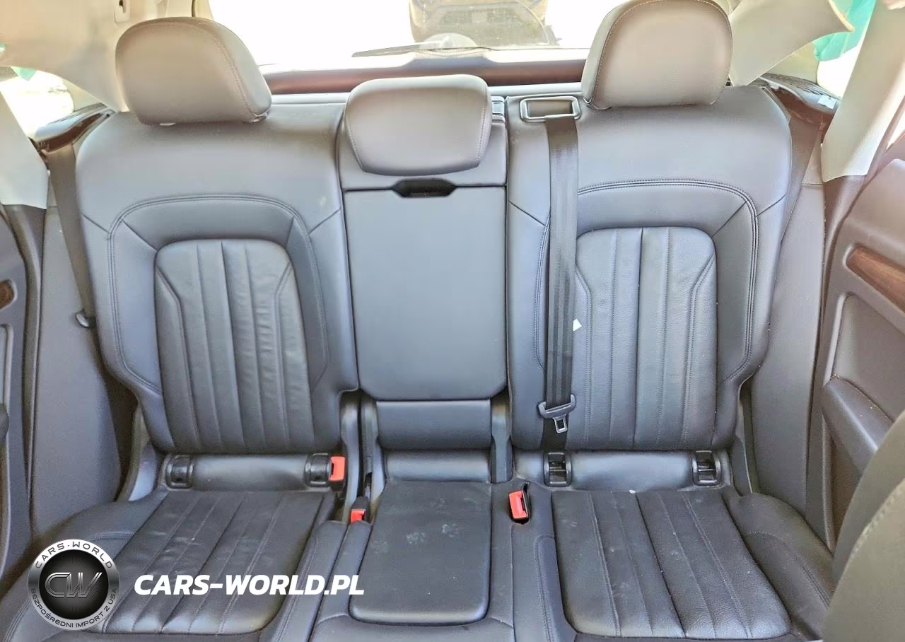 2018 Audi Q5 Premium VIN:WA1ANAFY6J2226147 - 10