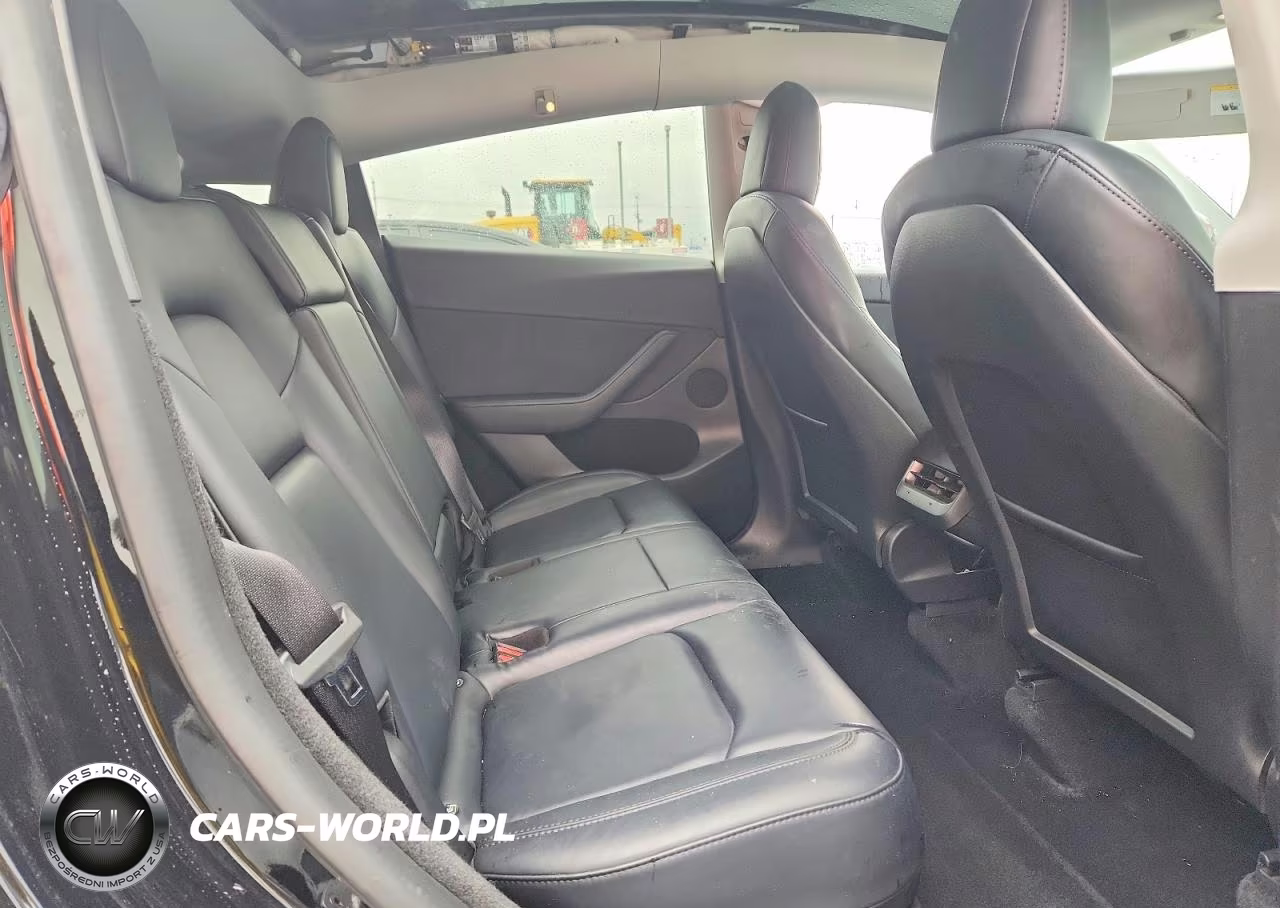 2023 Tesla Model Y VIN:7SAYGDEE3PF589568 - 11