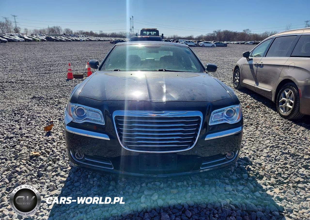 2014 Chrysler 300 VIN:2C3CCAAG8EH182835 - 5