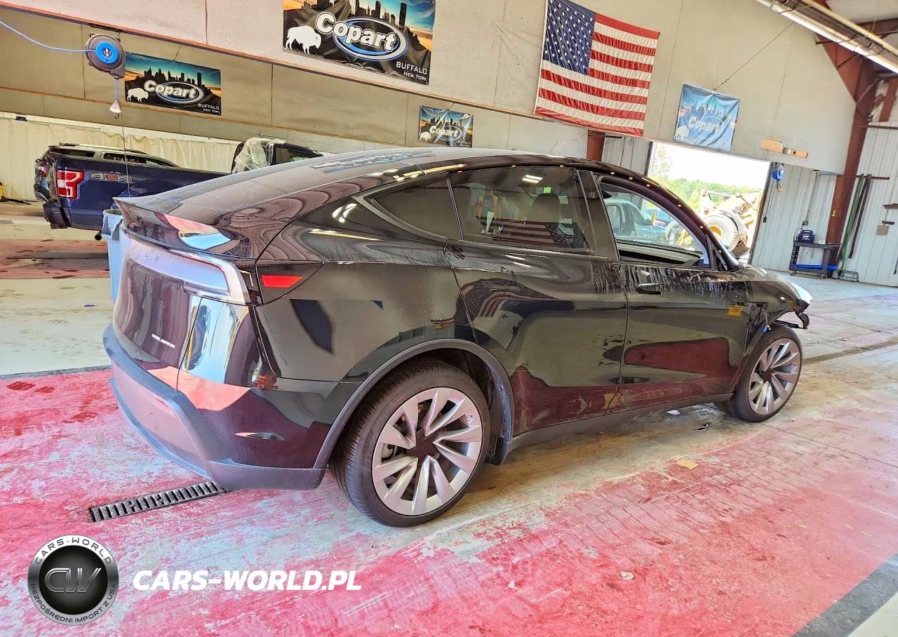 2026 Tesla Model Y VIN:7SAYGDEE1TF373731 - 3