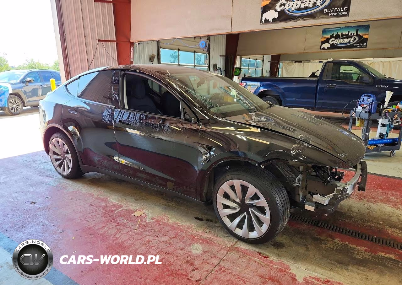 2026 Tesla Model Y VIN:7SAYGDEE1TF373731 - 4