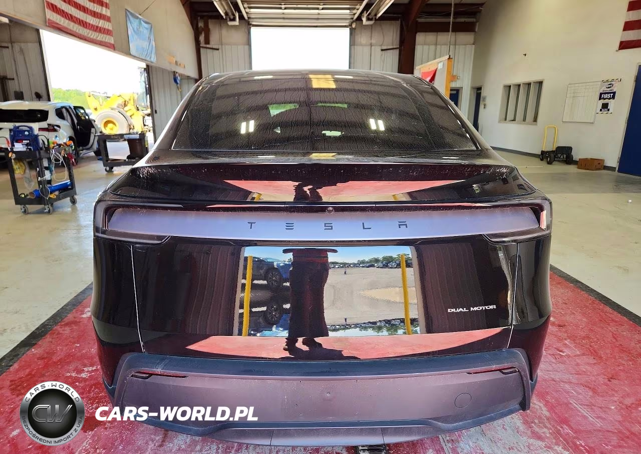 2026 Tesla Model Y VIN:7SAYGDEE1TF373731 - 6