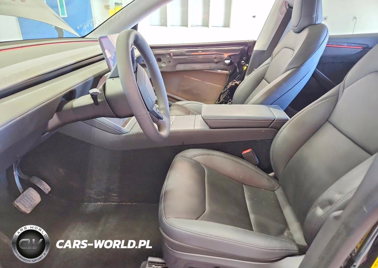 2026 Tesla Model Y VIN:7SAYGDEE1TF373731 - 7