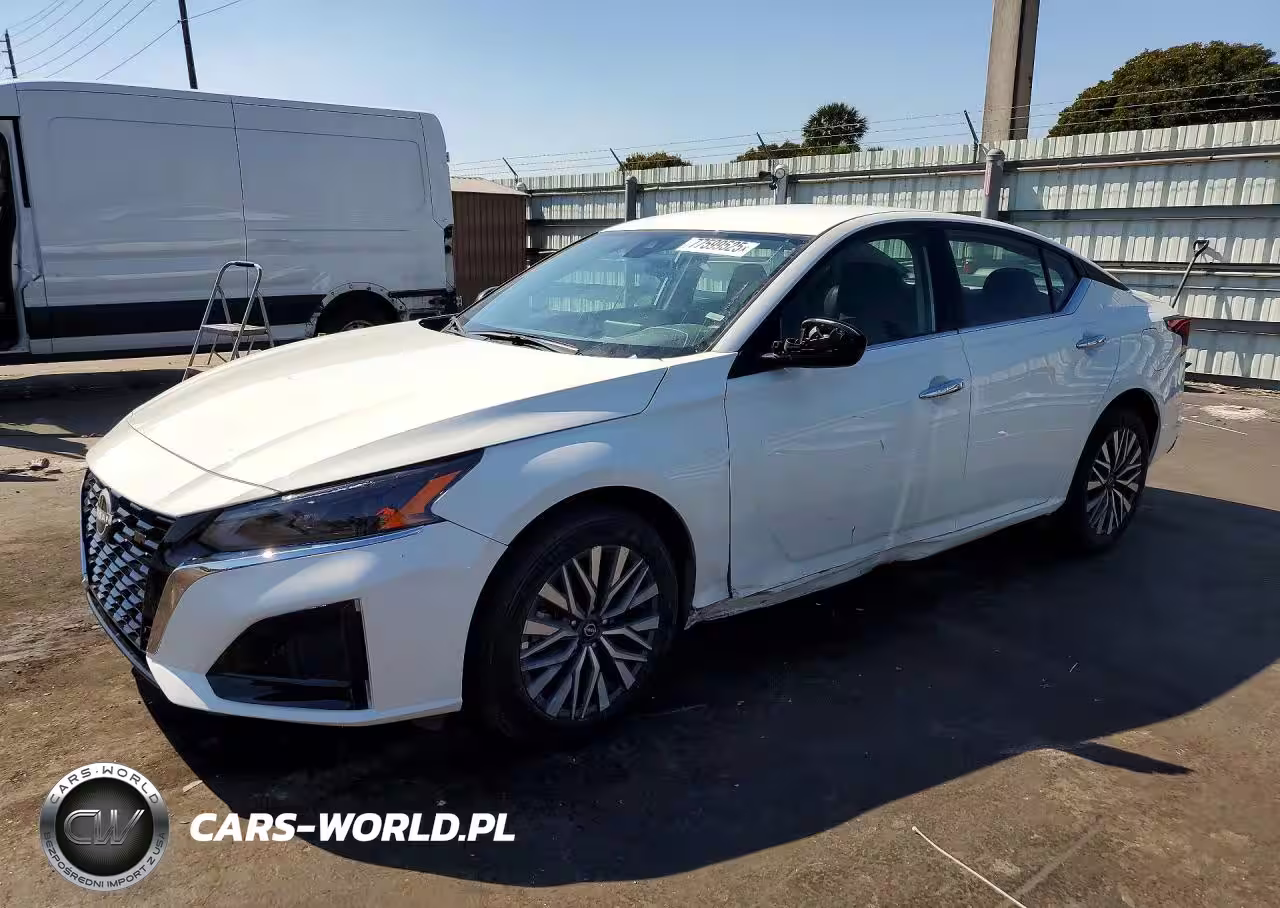 2025 Nissan Altima Sv