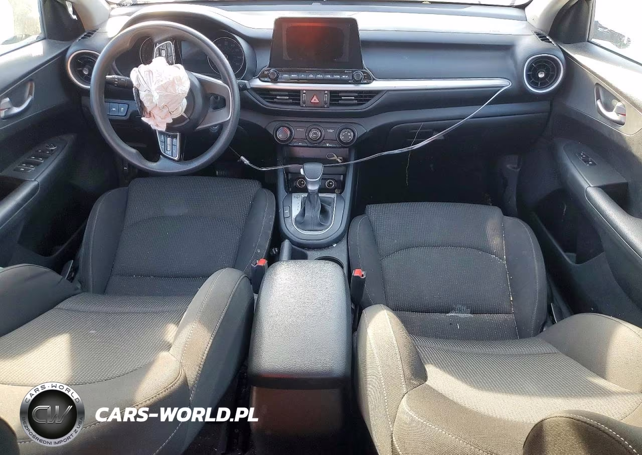 2021 Kia Forte VIN:3KPF24AD4ME305687 - 8