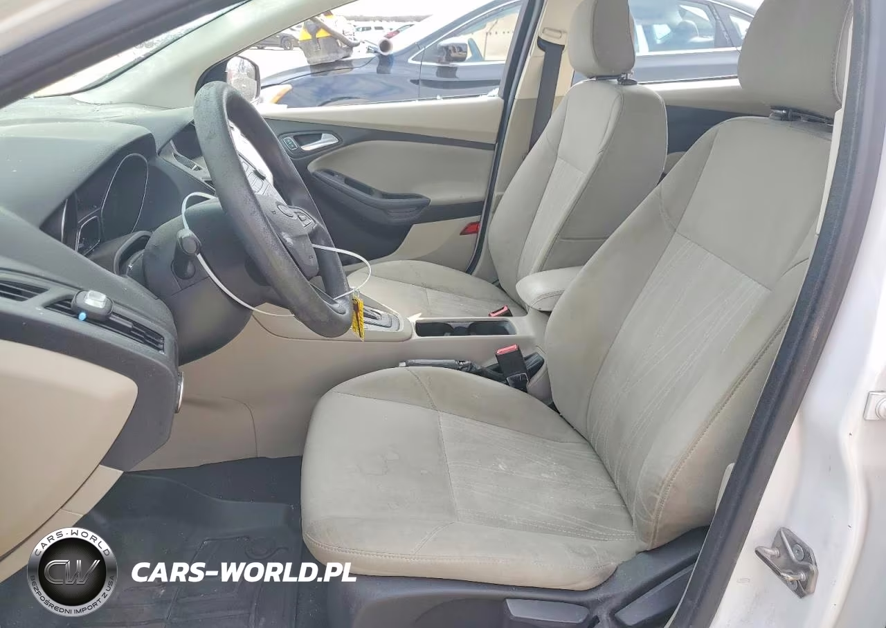2018 Ford Focus Se VIN:1FADP3K21JL229600 - 7
