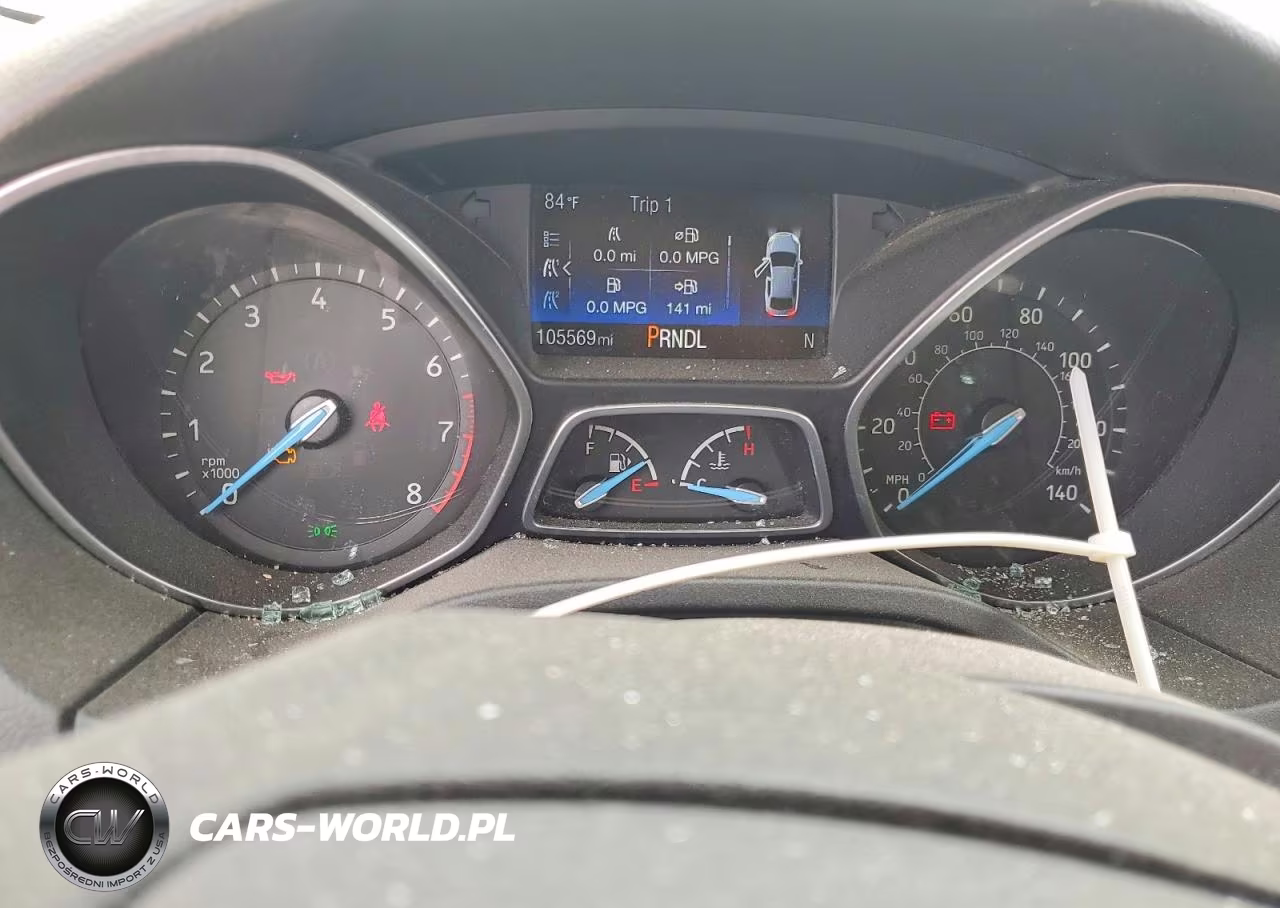 2018 Ford Focus Se VIN:1FADP3K21JL229600 - 9