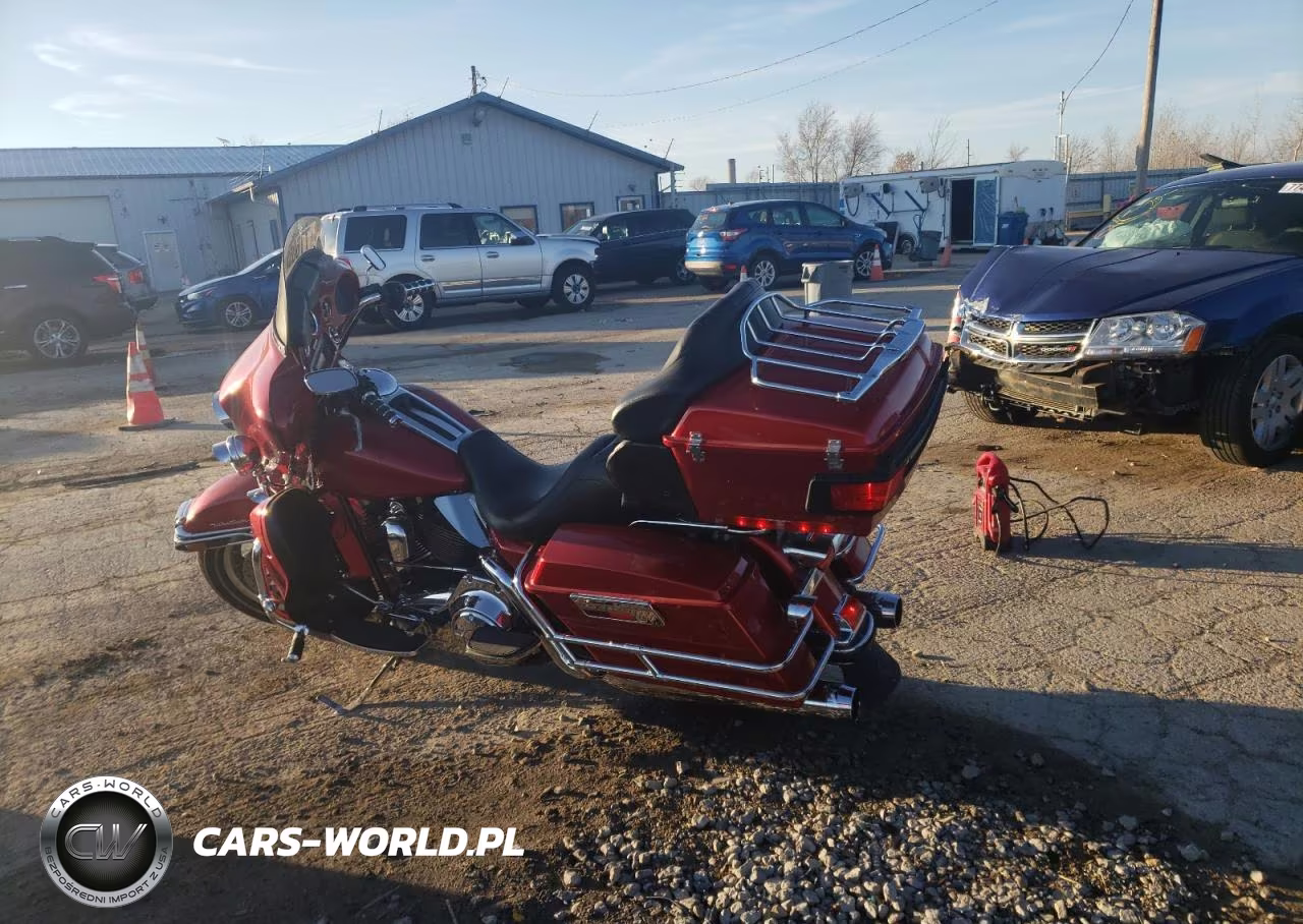 2008 Harley-Davidson Flhtcui VIN:1HD1FC4108Y632452 - 3