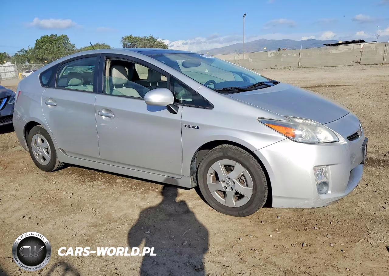 2011 Toyota Prius VIN:JTDKN3DU8B0280309 - 4