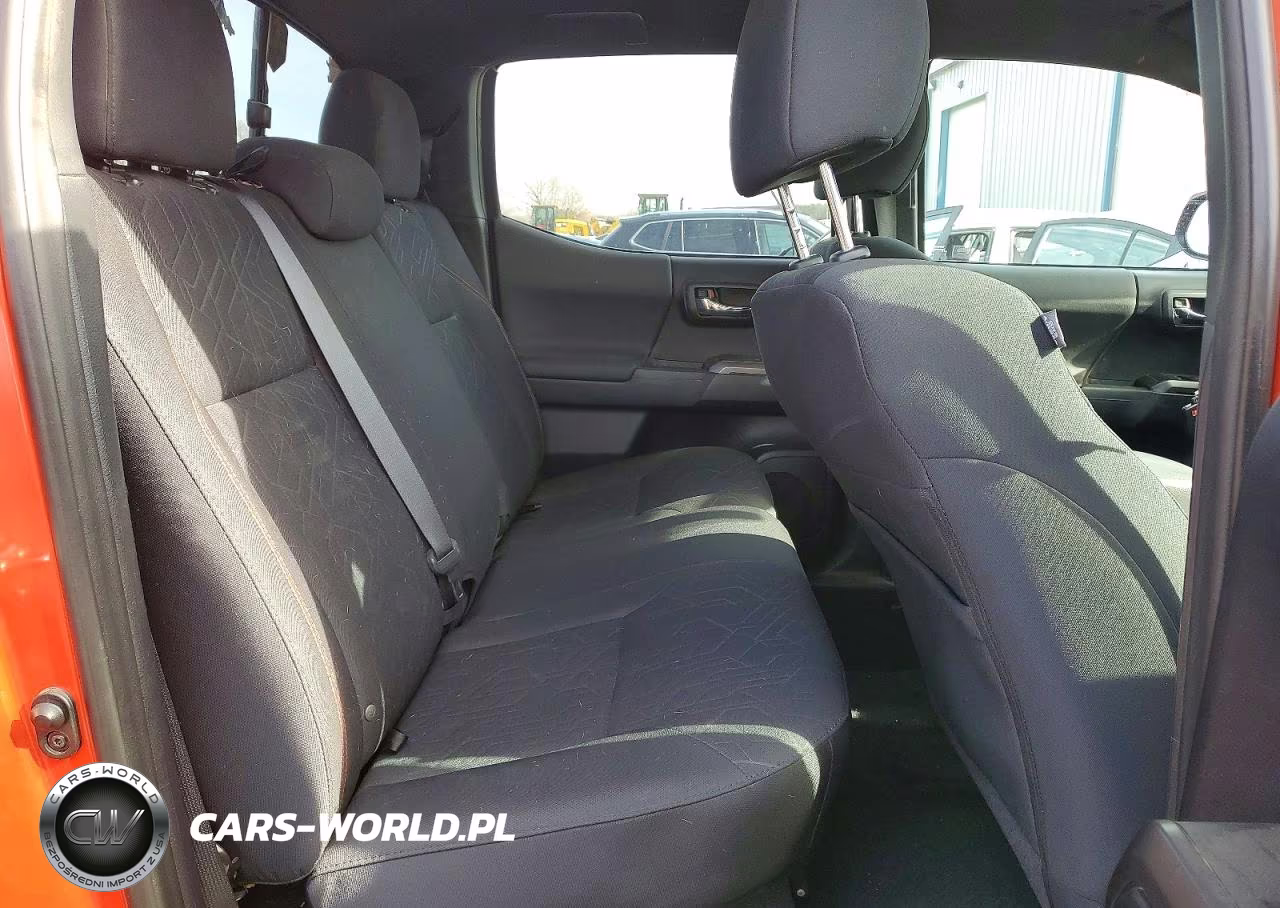 2016 Toyota Tacoma Double Cab VIN:3TMCZ5AN1GM021747 - 10