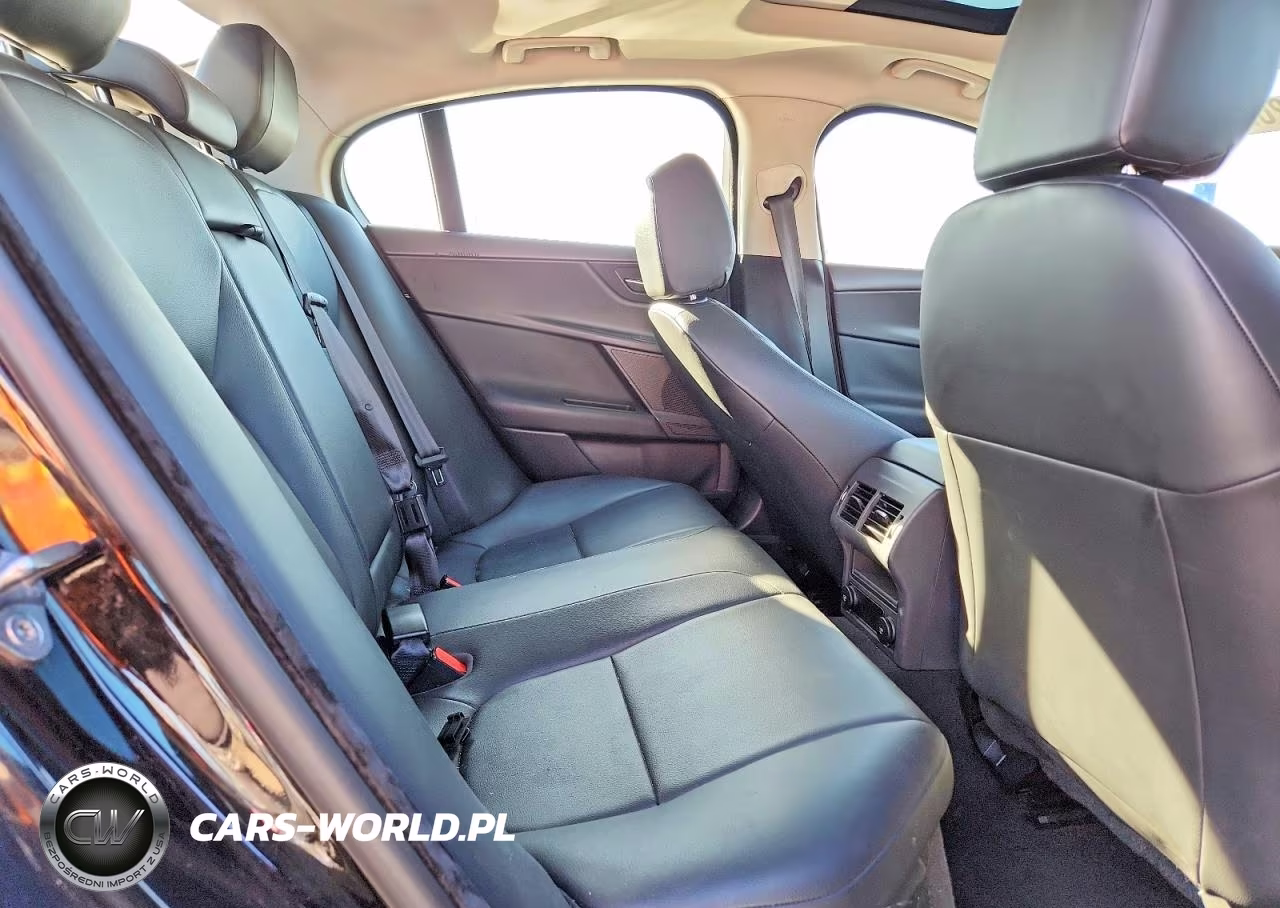 2019 Jaguar Xe VIN:SAJAR4FX1KCP49852 - 10