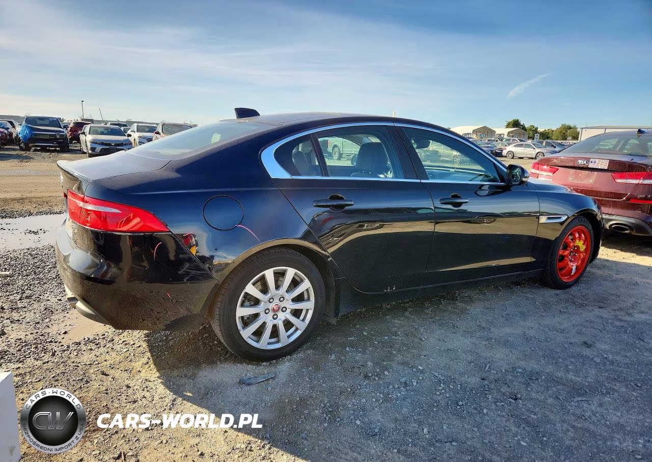 2019 Jaguar Xe VIN:SAJAR4FX1KCP49852 - 3