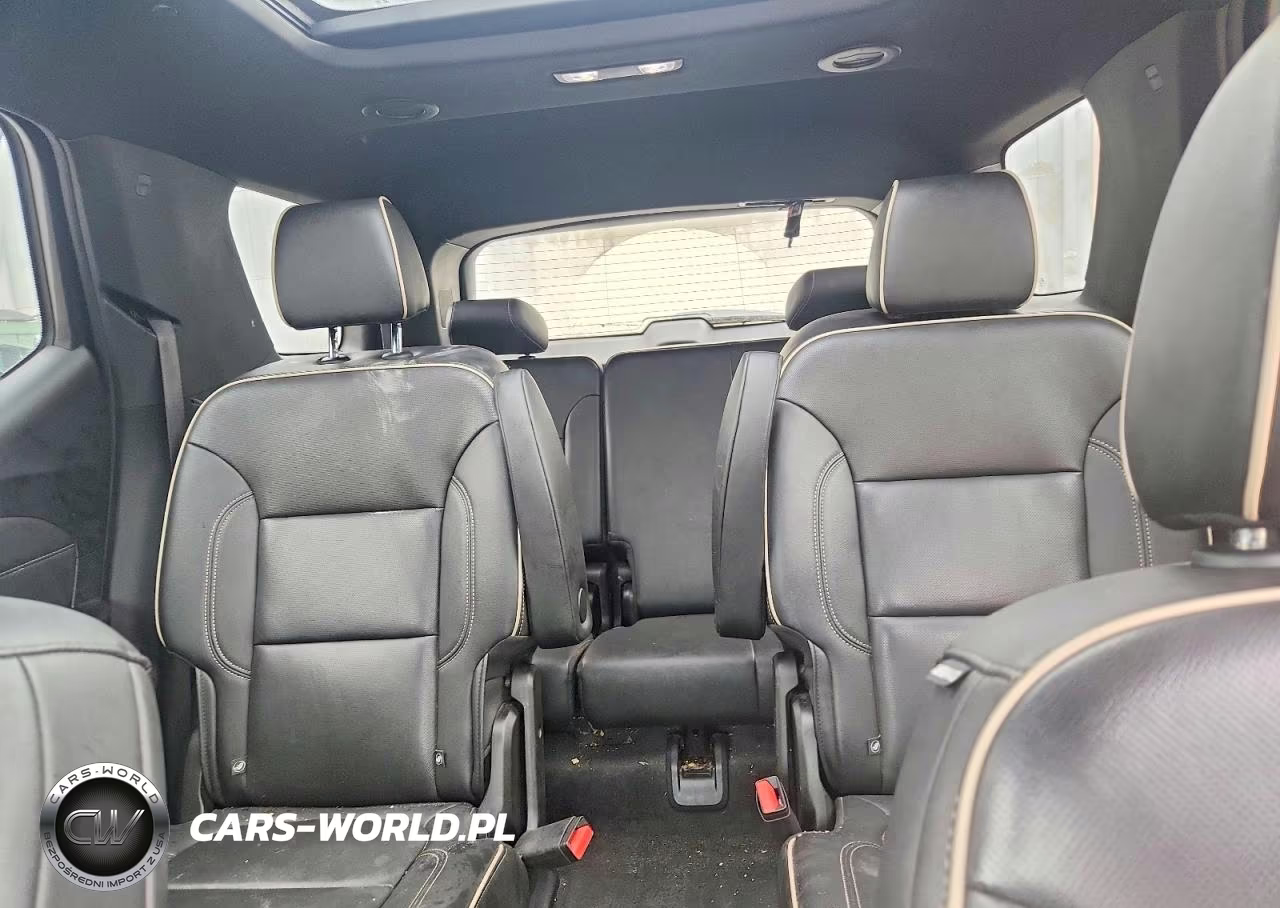 2023 Chevrolet Traverse Premier VIN:1GNEVKKWXPJ297973 - 10