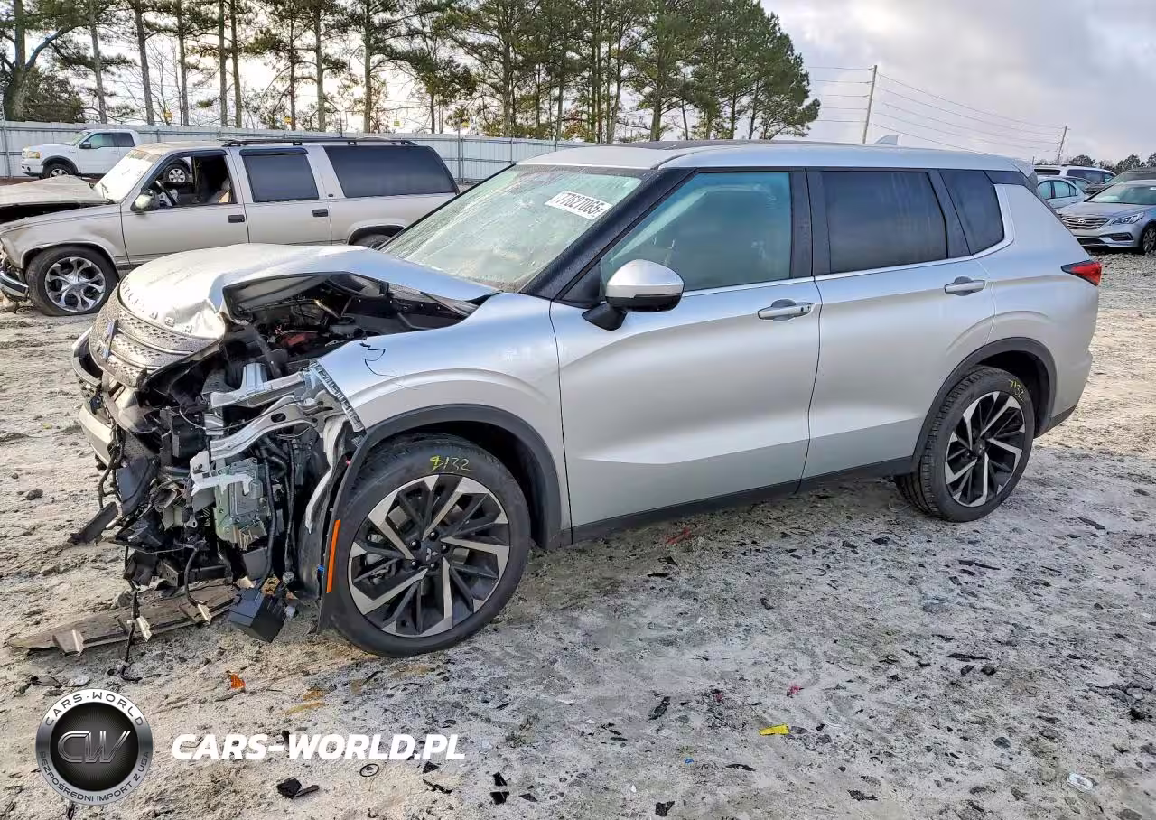 2024 Mitsubishi Outlander Se
