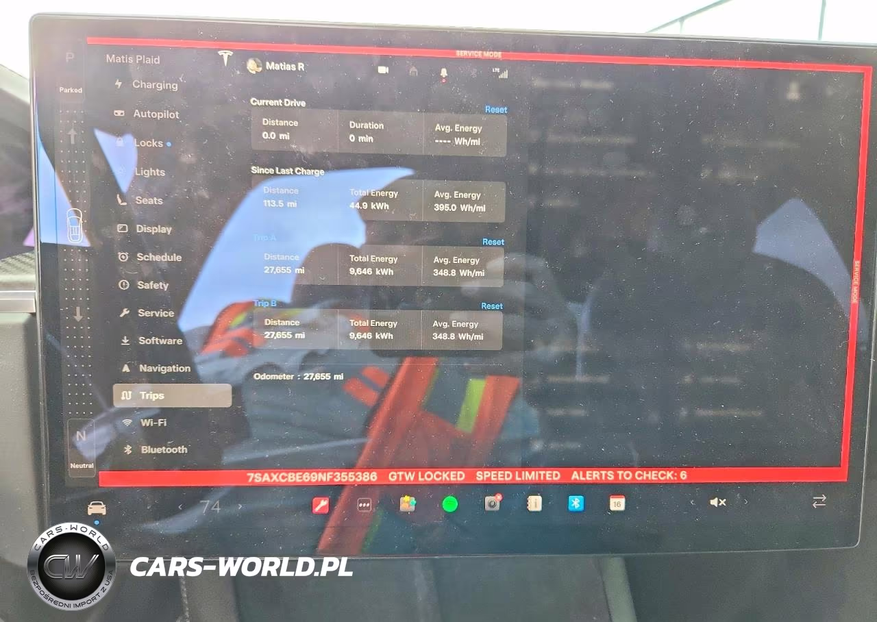 2022 Tesla Model X VIN:7SAXCBE69NF355386 - 9