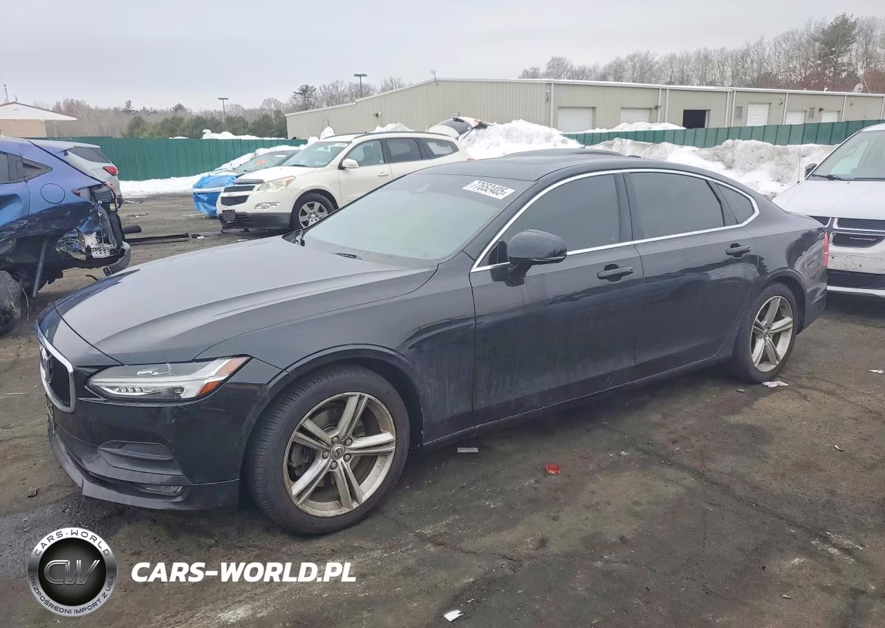 2018 Volvo S90 T5 Momentum