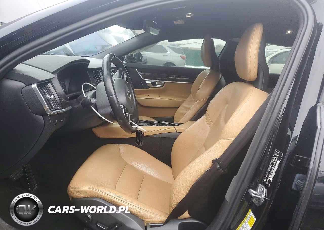 2018 Volvo S90 T5 Momentum VIN:LVY102MK2JP051920 - 7