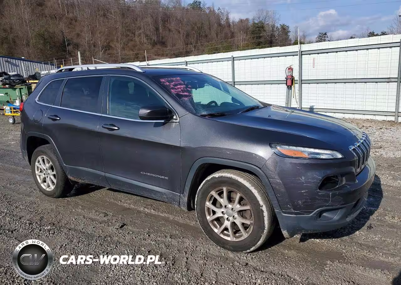 2017 Jeep Cherokee Latitude VIN:1C4PJMCB9HW555764 - 4