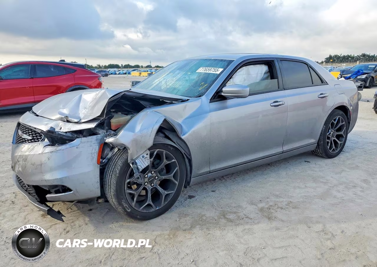 2018 Chrysler 300 S – zdjęcie 1 z 12