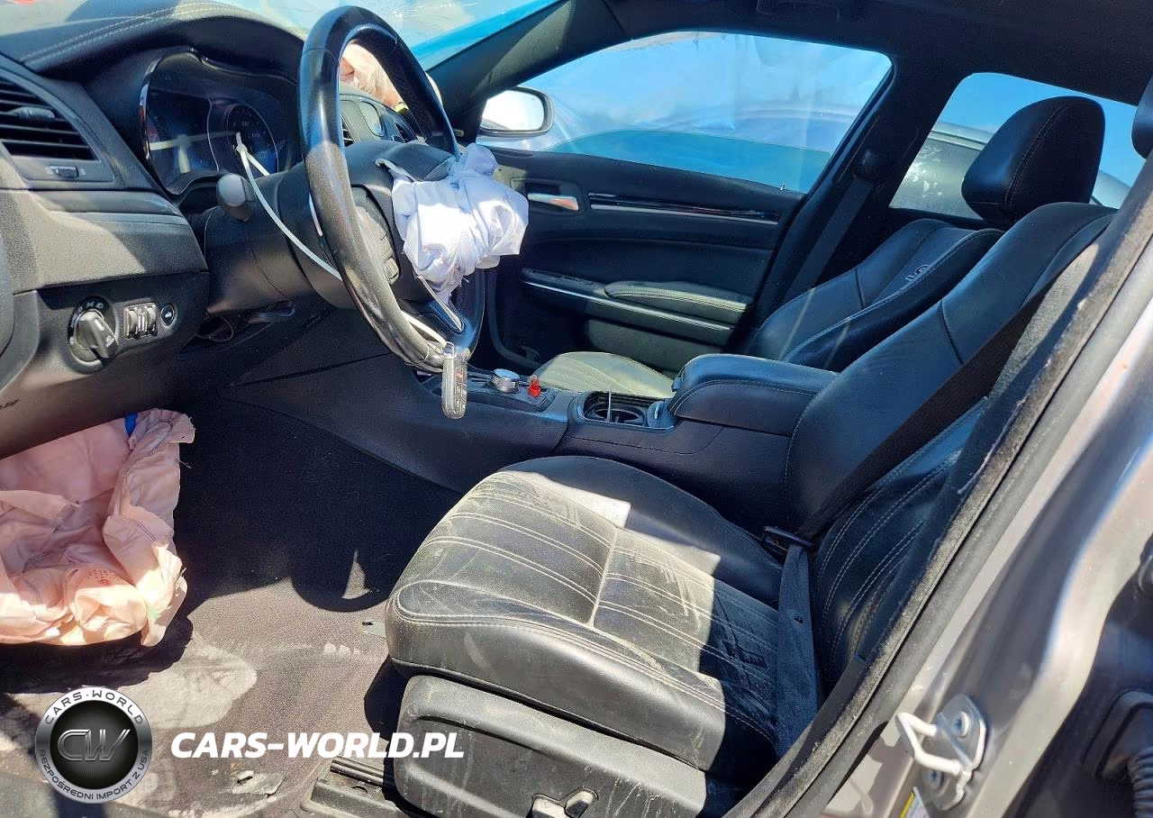 2018 Chrysler 300 S VIN:2C3CCABG5JH146061 - 7