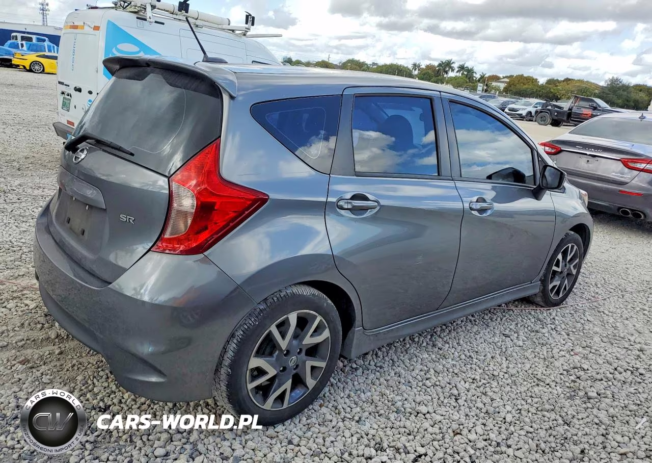 2017 Nissan Versa Note S VIN:3N1CE2CP4HL368167 - 3
