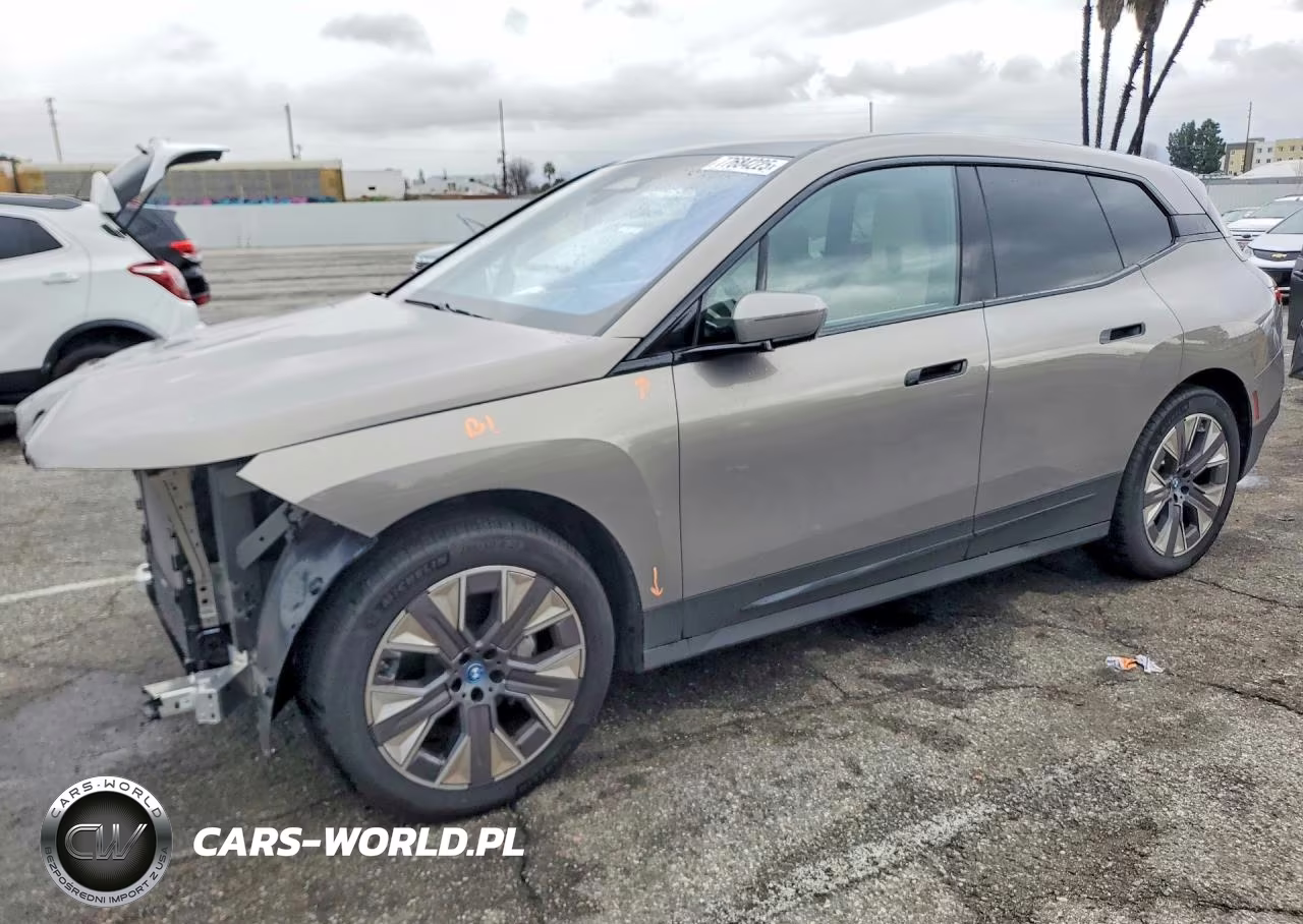 Główne zdjęcie 2025 BMW Ix xDrive50