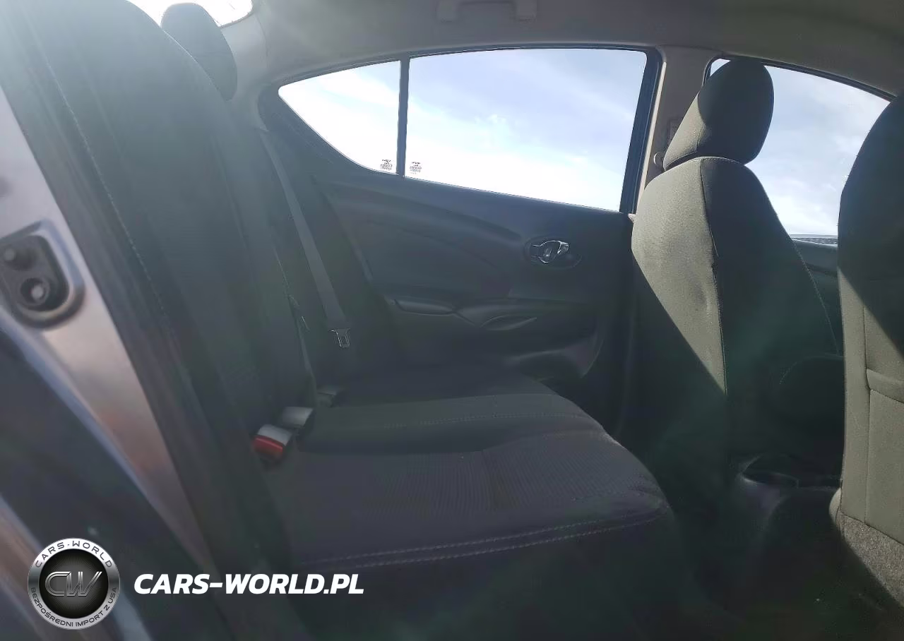 2018 Nissan Versa S VIN:3N1CN7AP1JL813230 - 10