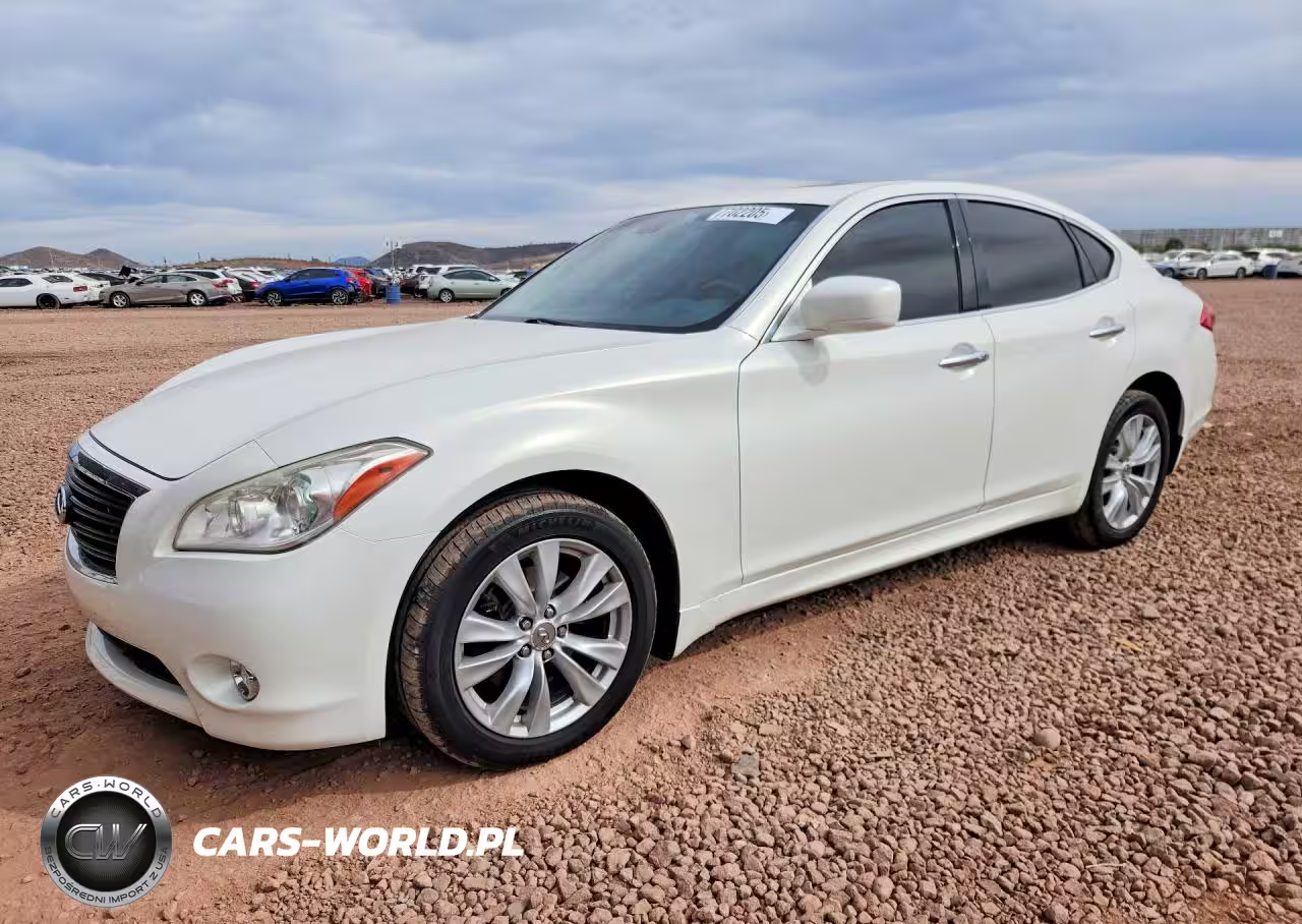 2011 Infiniti M56 X
