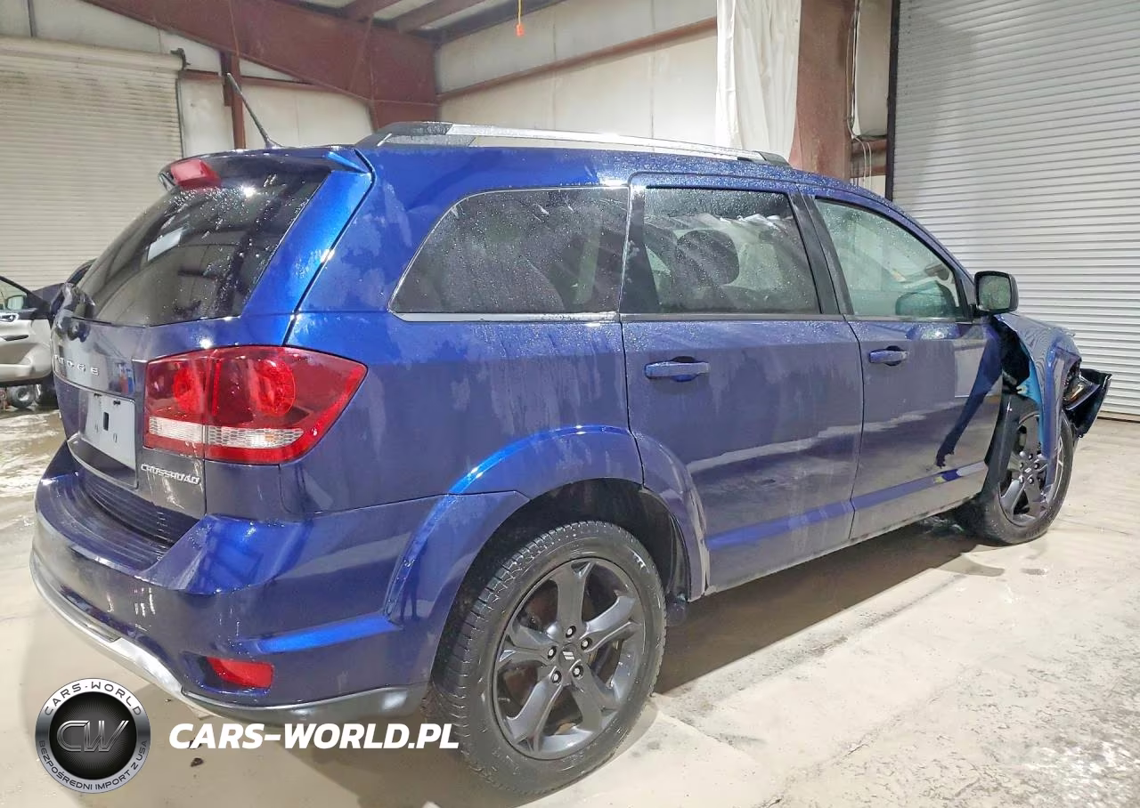2018 Dodge Journey Crossroad VIN:3C4PDDGG4JT387735 - 3