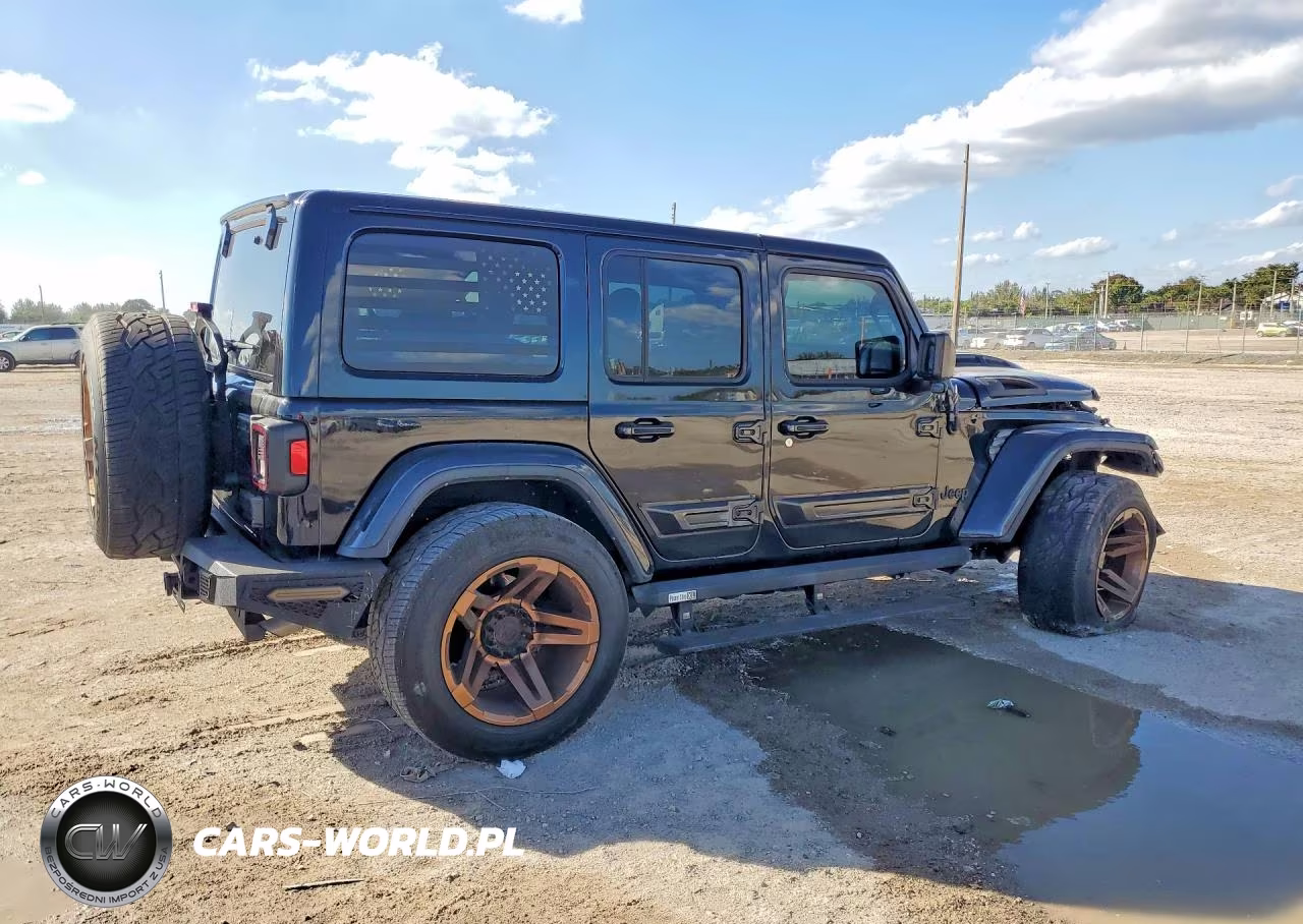 2023 Jeep Wrangler Sahara VIN:1C4HJXEG7PW600018 - 3