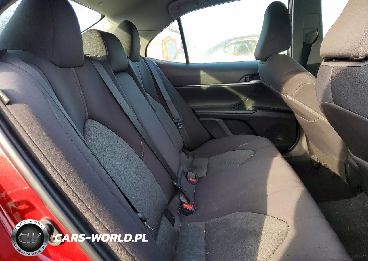 2020 Toyota Camry Le VIN:4T1C11AK7LU355062 - 10