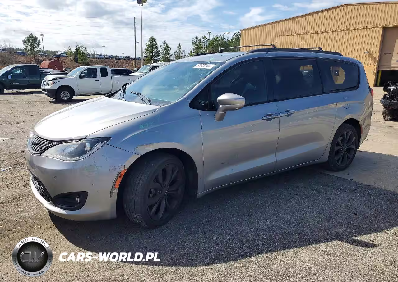 2018 Chrysler Pacifica Touring L Plus
