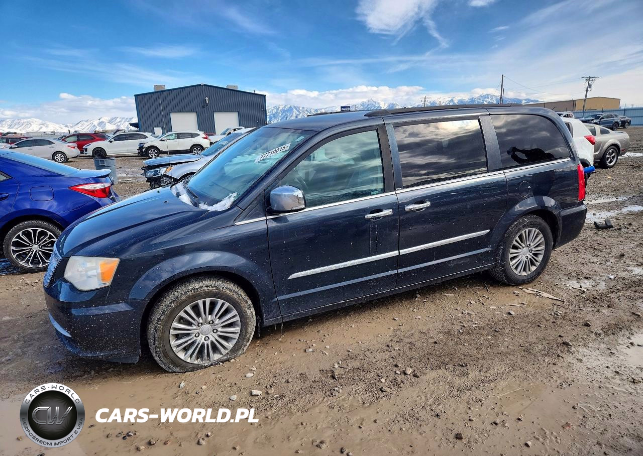 2014 Chrysler Town & Country Touring L