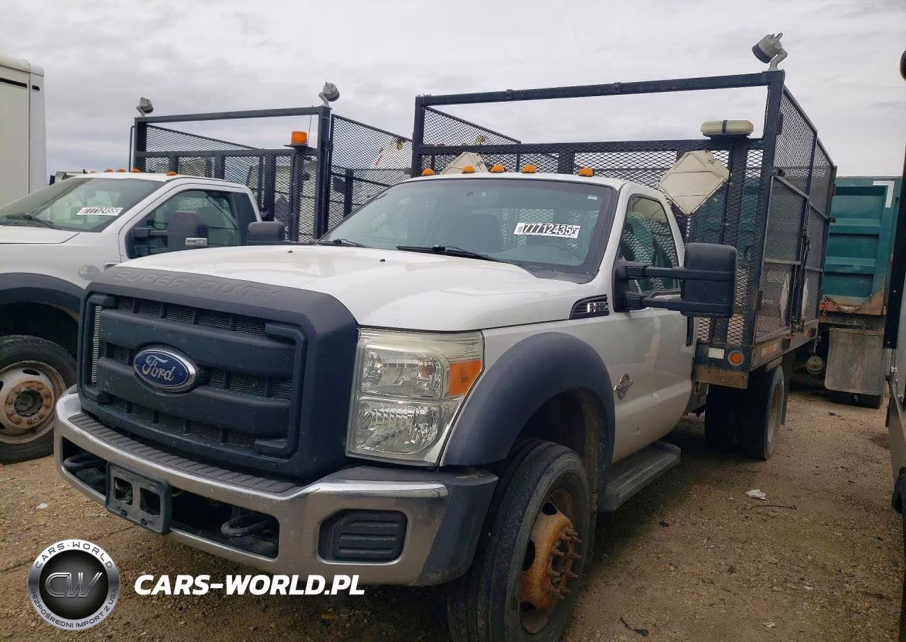 2015 Ford F550 Super Duty Flatbed Truck