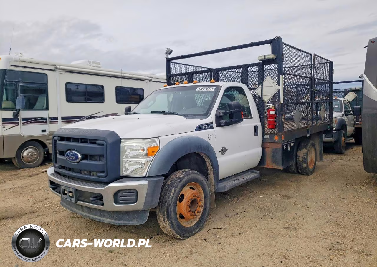2015 Ford F550 Super Duty Flatbed Truck