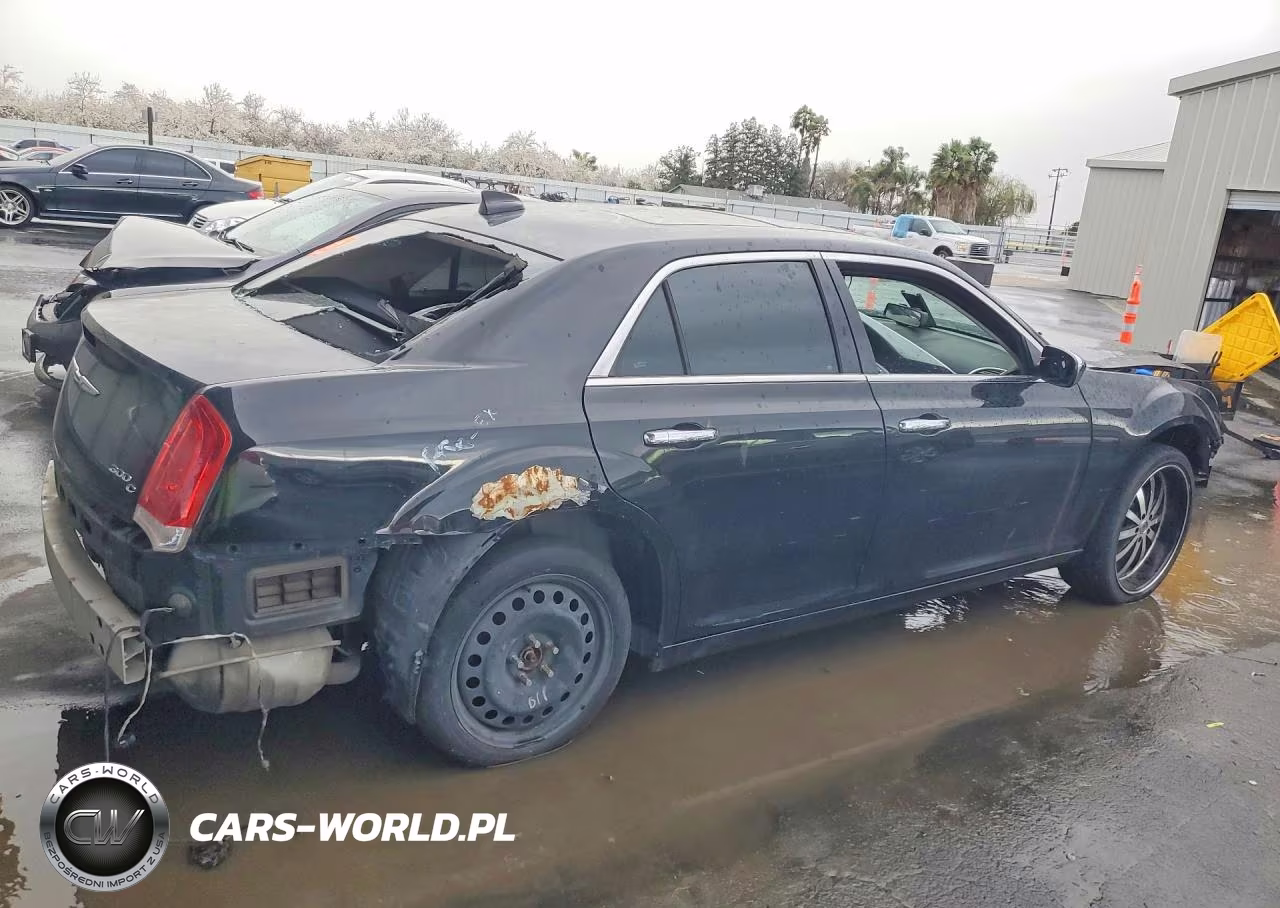 2016 Chrysler 300C VIN:2C3CCAEG6GH282414 - 3
