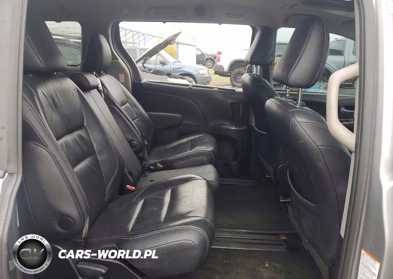2015 Toyota Sienna Sport VIN:5TDXK3DC7FS623961 - 11