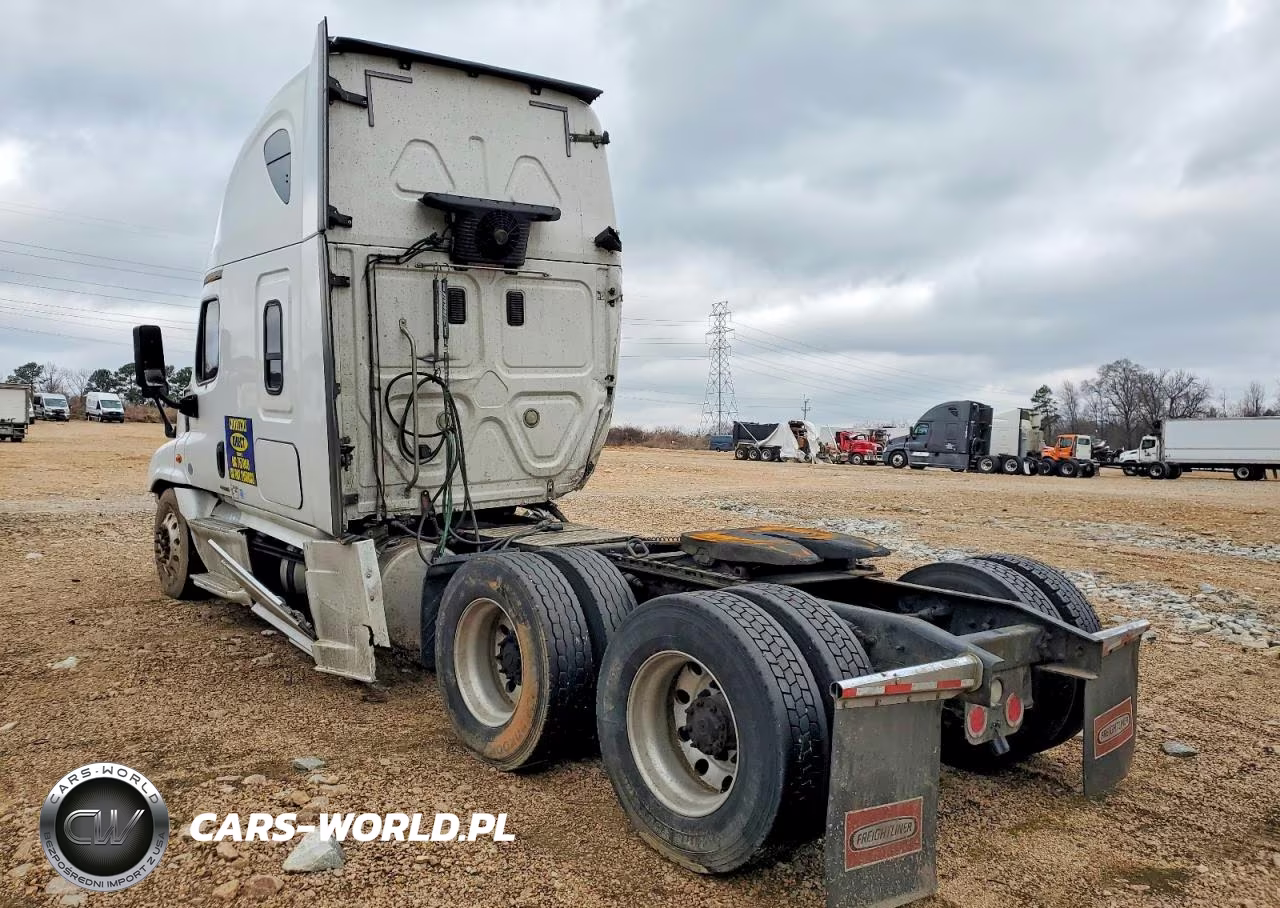 2017 Freightliner Cascadia 125 Semi Truck VIN:1FUJGLDR4HLHH8636 - 3