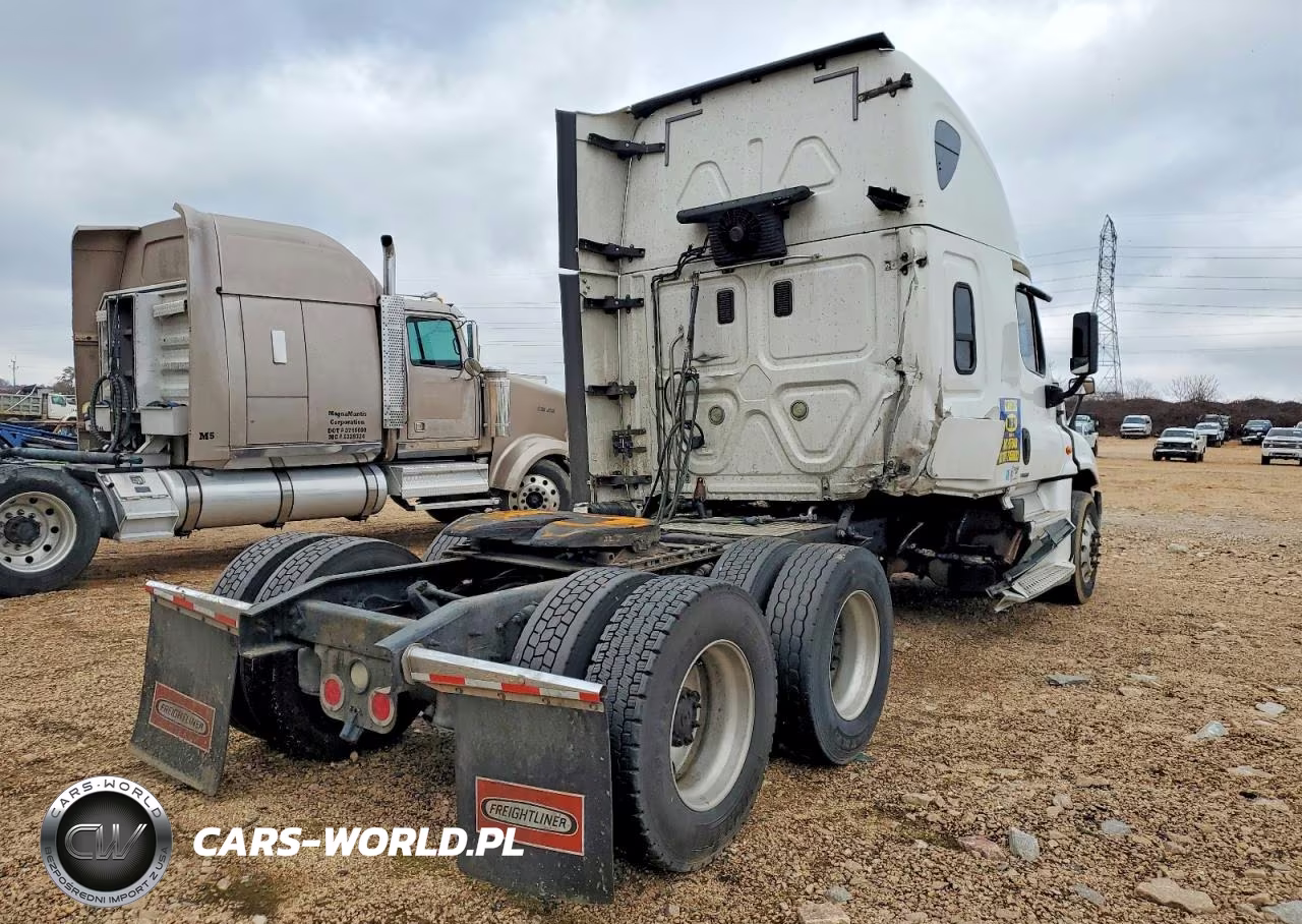 2017 Freightliner Cascadia 125 Semi Truck VIN:1FUJGLDR4HLHH8636 - 4