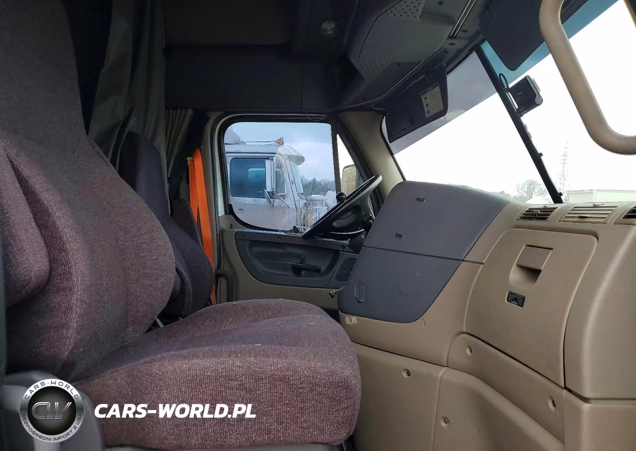 2017 Freightliner Cascadia 125 Semi Truck VIN:1FUJGLDR4HLHH8636 - 5