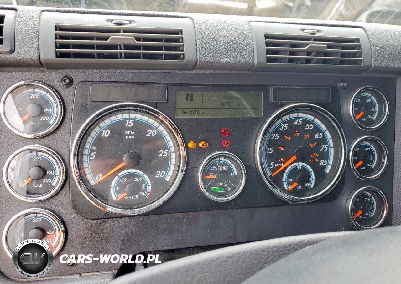 2017 Freightliner Cascadia 125 Semi Truck VIN:1FUJGLDR4HLHH8636 - 8