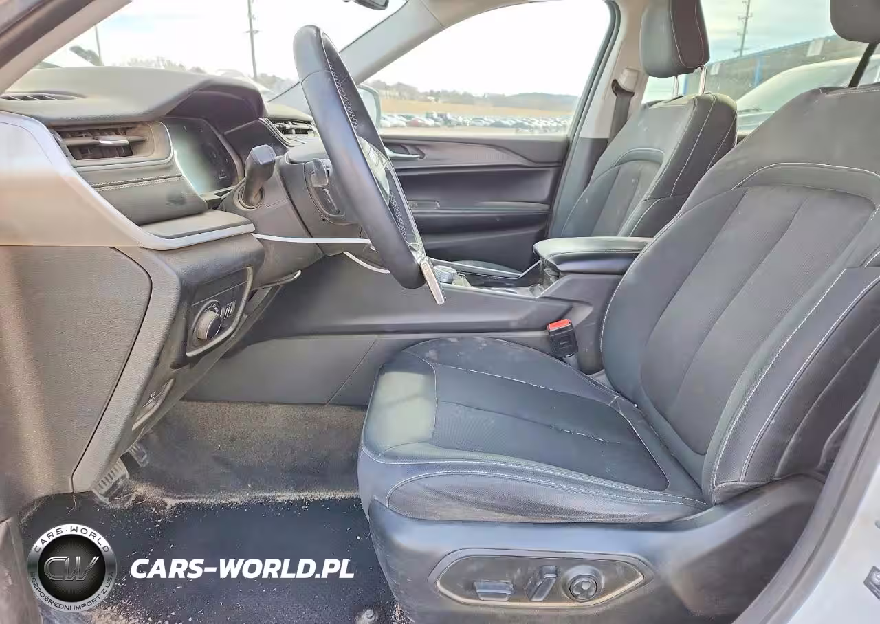 2023 Jeep Grand Cherokee L Laredo VIN:1C4RJKAG7P8802519 - 7