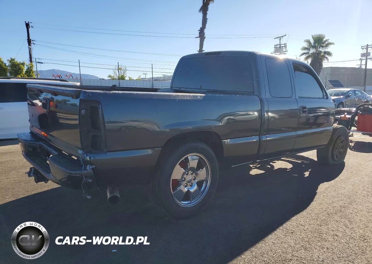 2005 Chevrolet Silverado VIN:2GCEC19N251266732 - 3