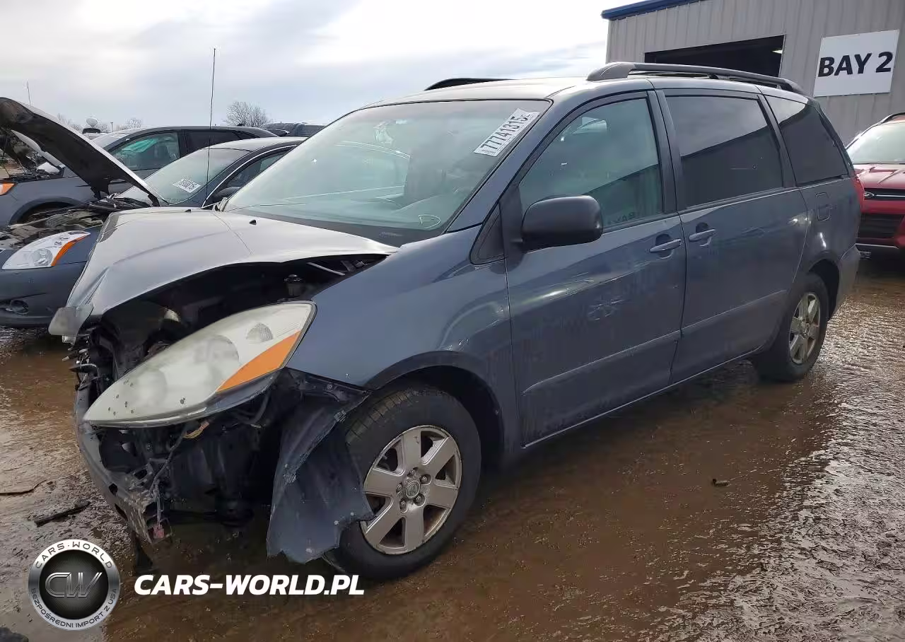 2007 Toyota Sienna Le 8-Passenger