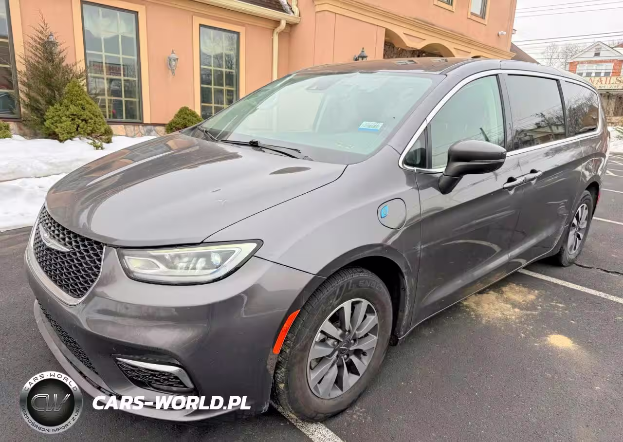 2022 Chrysler Pacifica Hybrid Touring L
