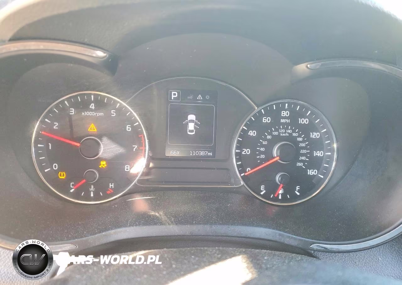 2017 Kia Forte Lx VIN:3KPFL4A7XHE031845 - 9